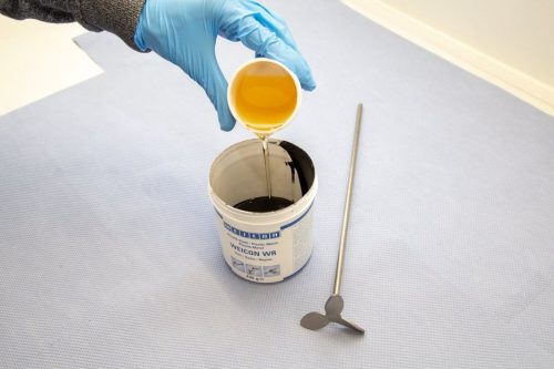 WEICON WR - kétkomponensű ACÉL töltött folyékony KOPÁSÁLLÓ epoxi gyanta - 0,5 kg
