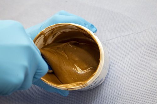 WEICON BR kétkomponensű BRONZ töltött folyékony epoxi gyanta - 0,2 kg