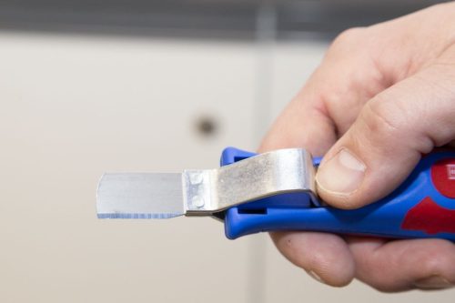 WeiconTOOLS 4-28G kábelcsupaszoló szerszám integrált vágókéssel